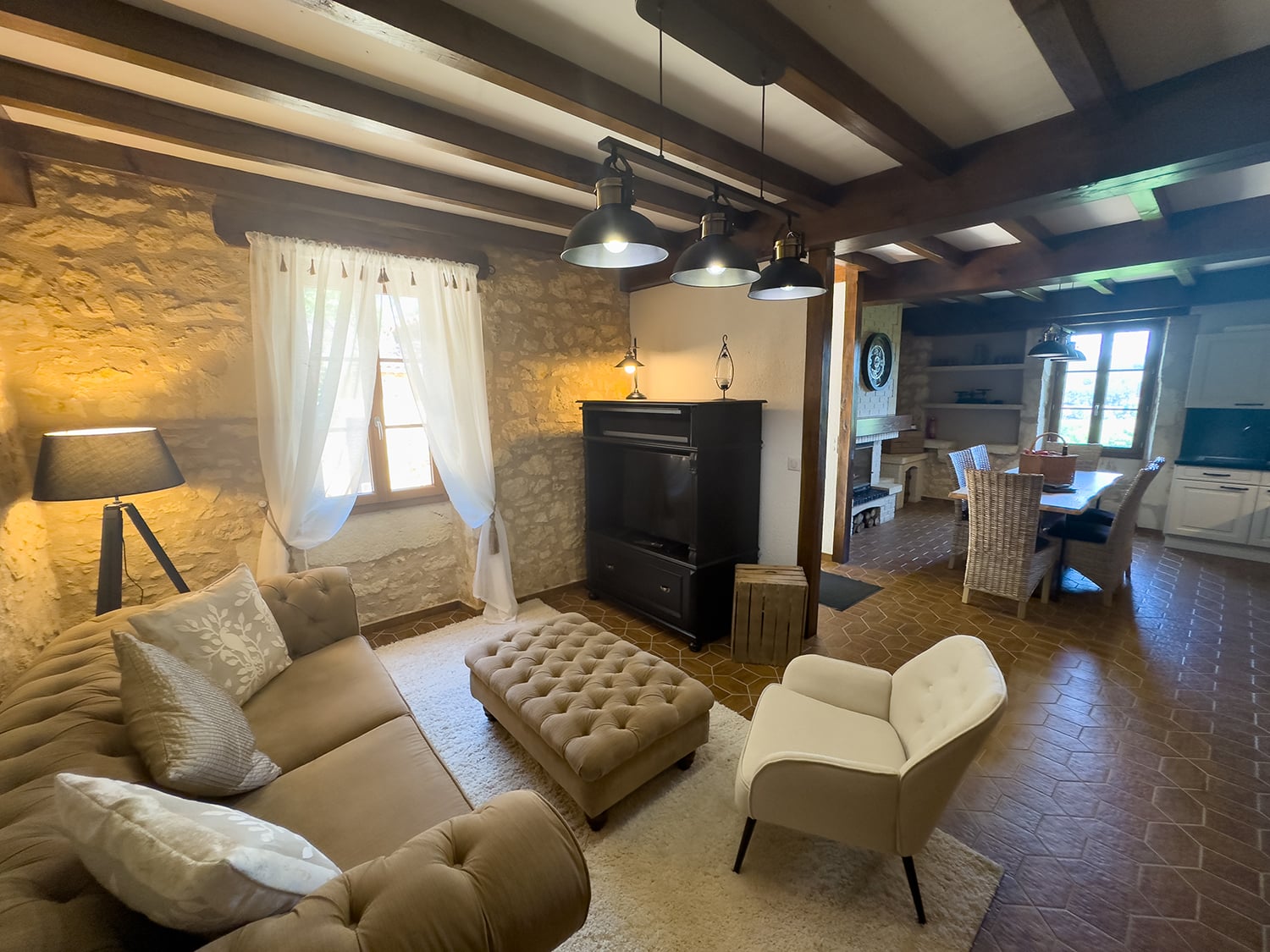 Sitting room | Holiday cottage in Cuzorn, Nouvelle-Aquitaine