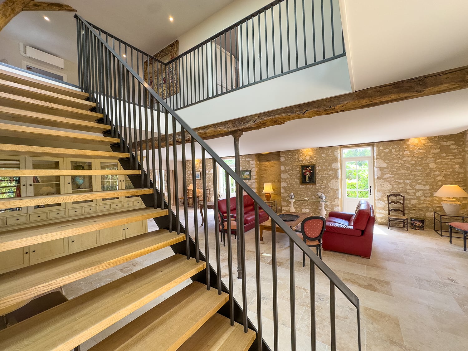 Staircase | Holiday home in Nouvelle-Aquitaine