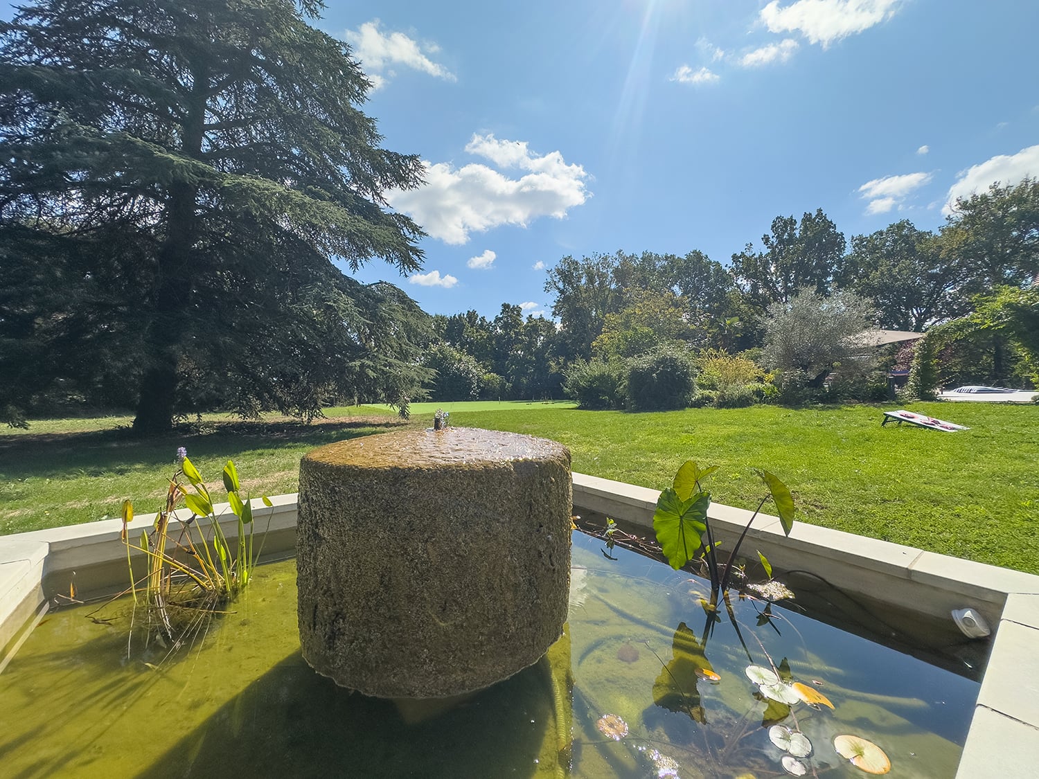 Garden fountain