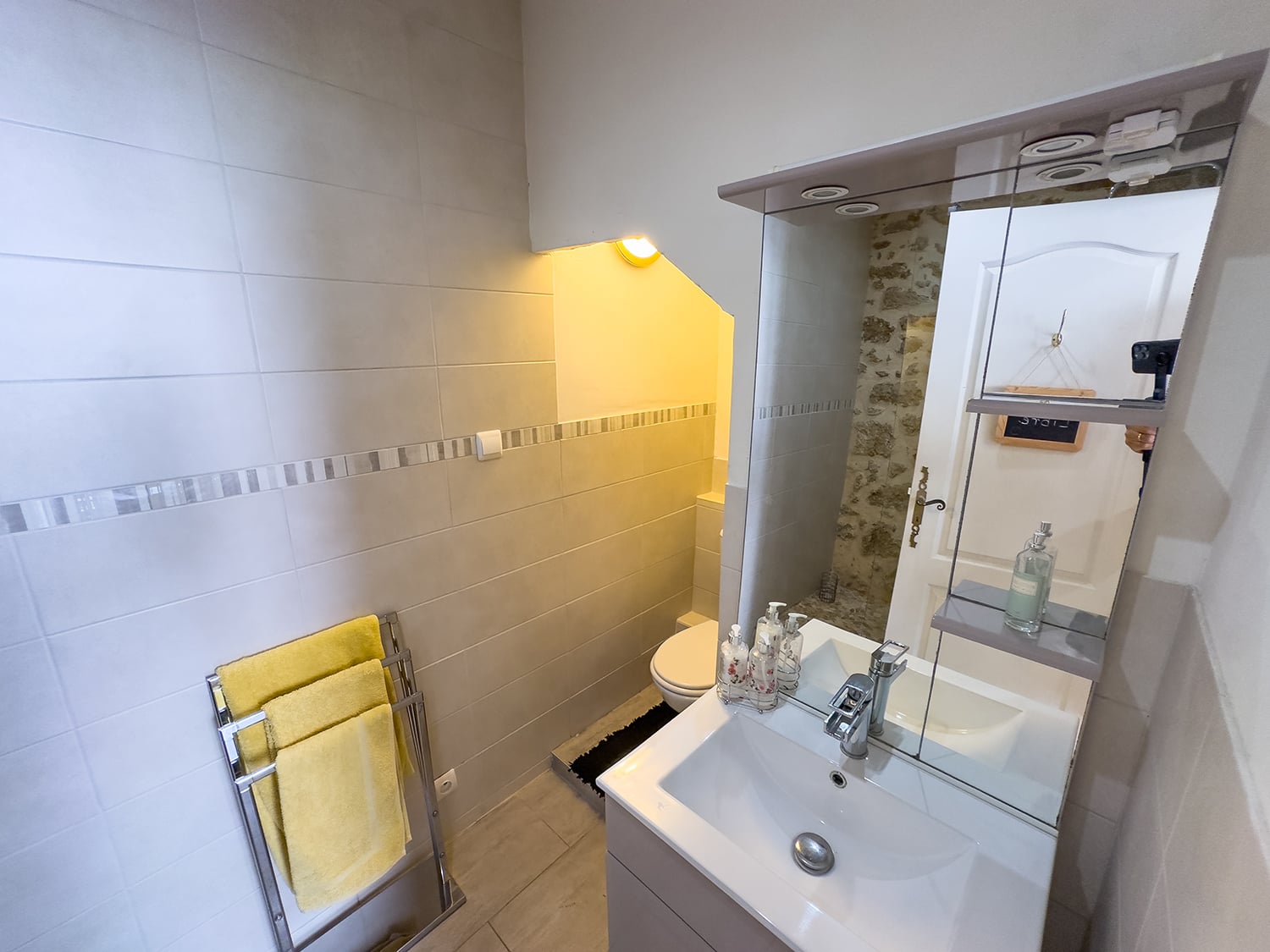 Bathroom | Holiday accommodation in south of France