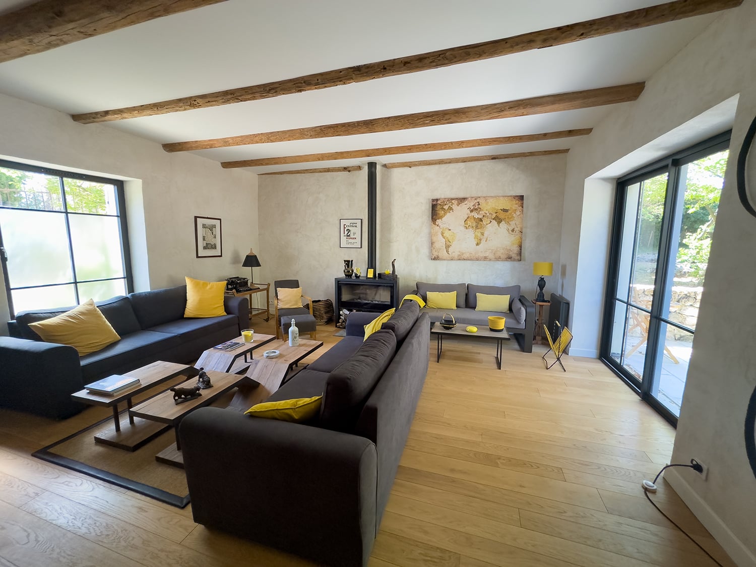 Sitting room | Holiday country home in Provence