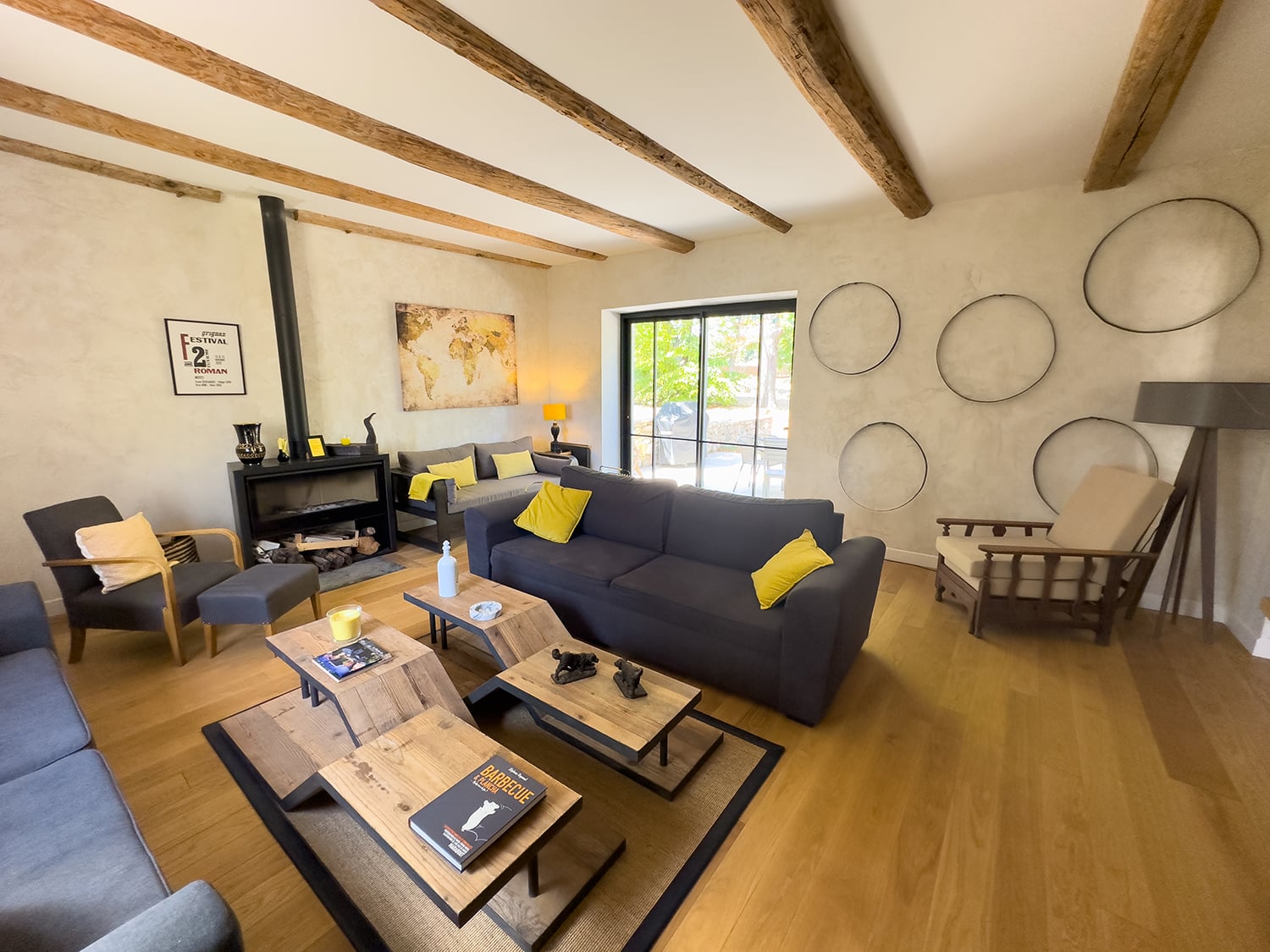 Sitting room | Holiday country home in Provence