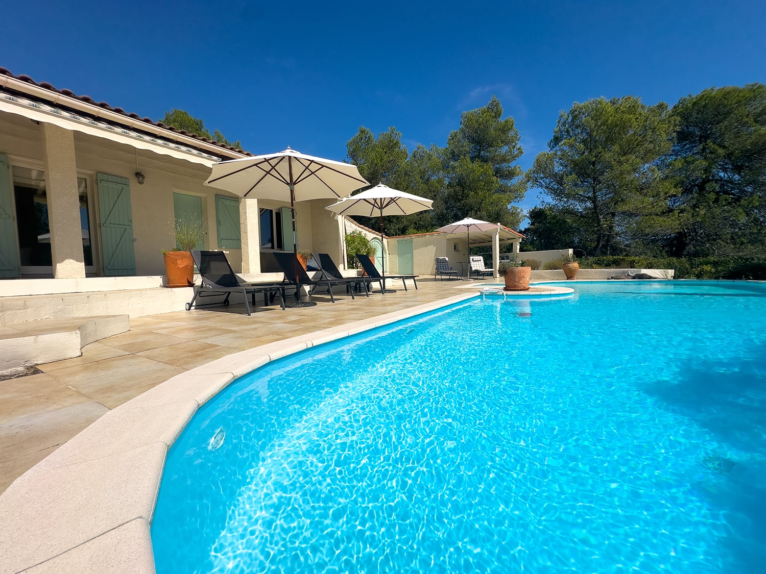 Holiday home in South of France with private infinity pool