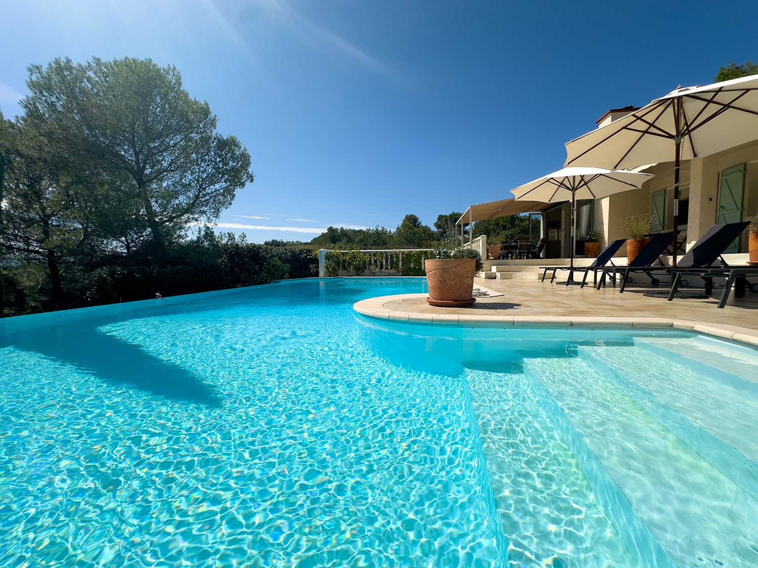 Holiday home in South of France with private infinity pool