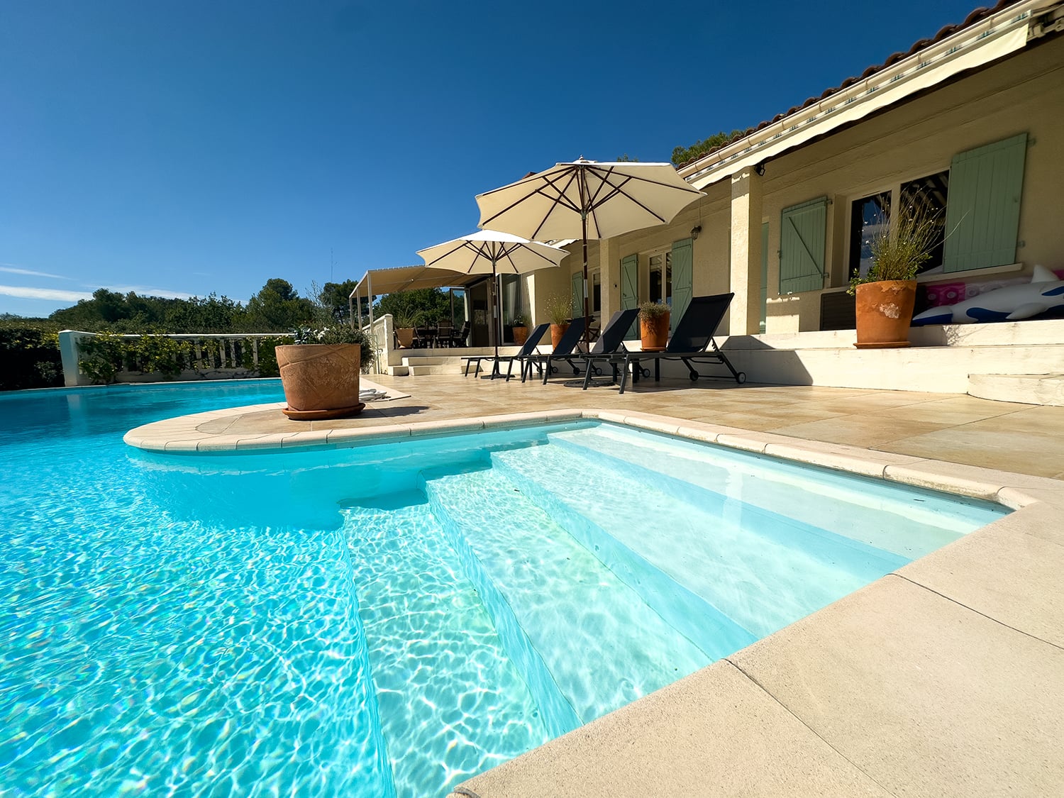 Holiday home in South of France with private infinity pool