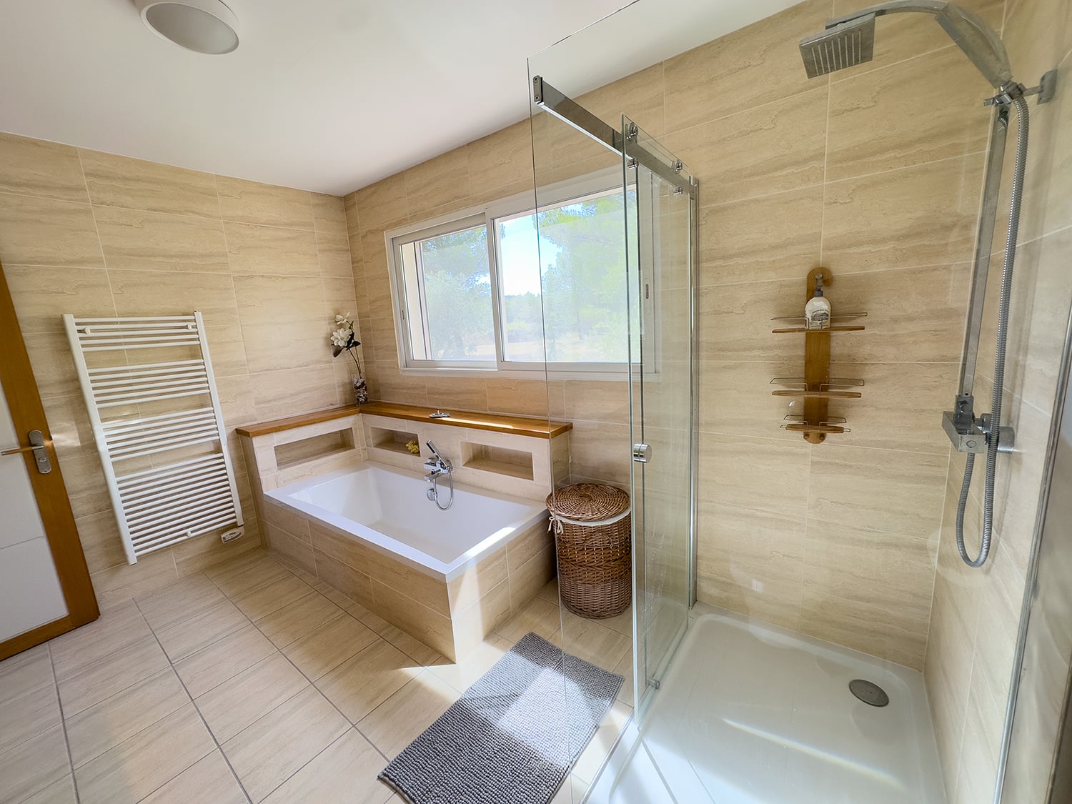 Bathroom | Holiday villa in South of France