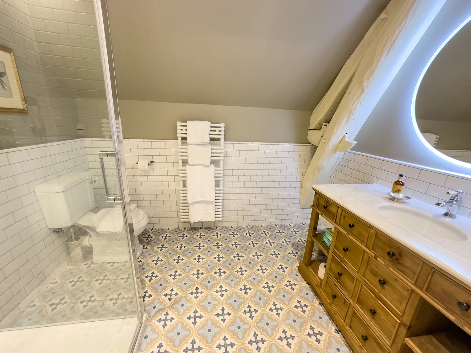 Bathroom| Holiday home in Bourgogne-Franche-Comté