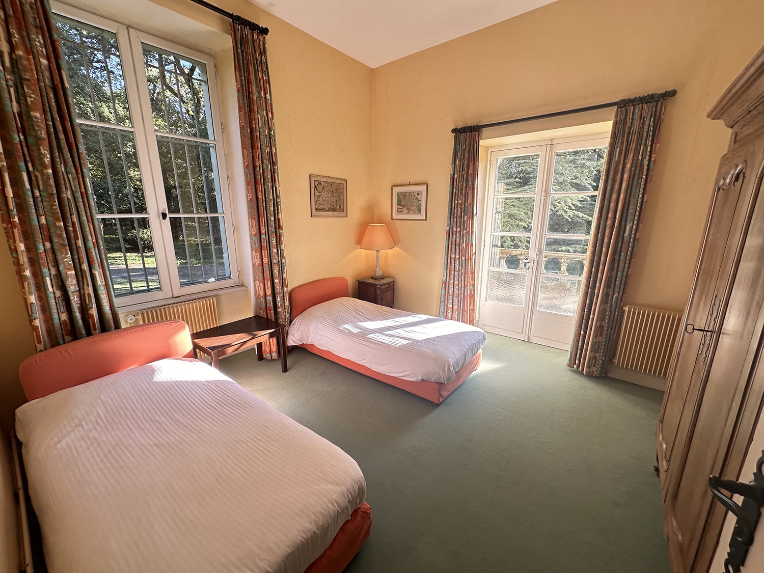 Bedroom | Holiday château in Nouvelle-Aquitaine