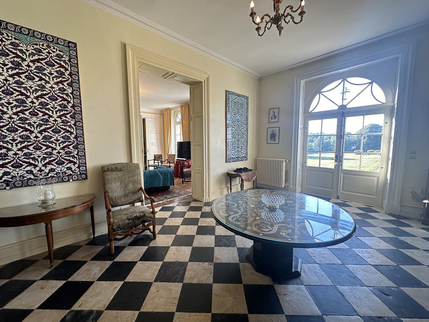 Entrance hall | Holiday château in Nouvelle-Aquitaine