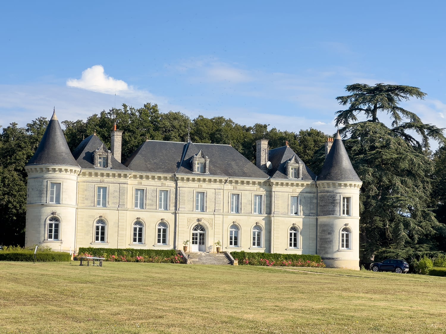 Holiday château in Nouvelle-Aquitaine