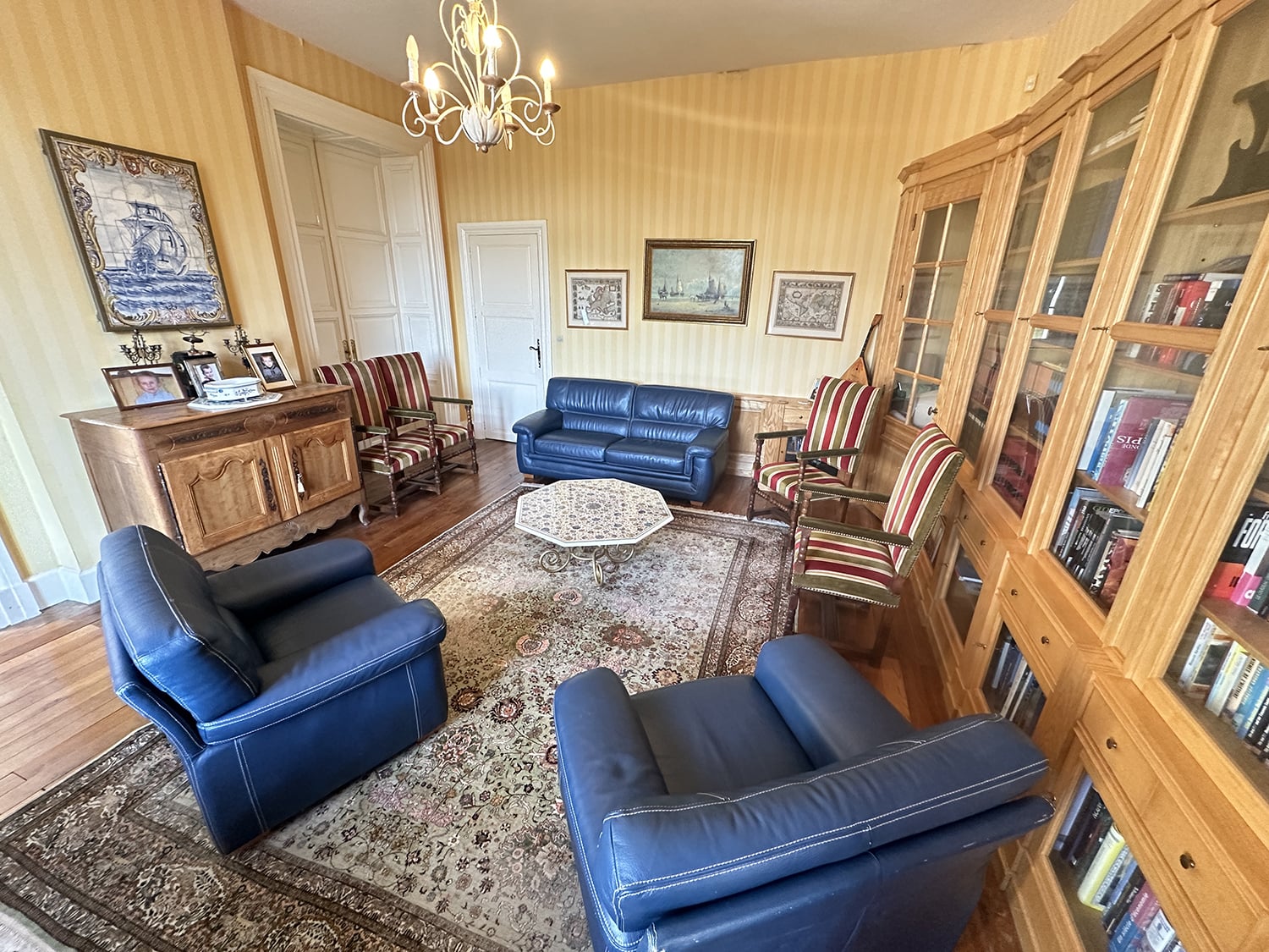 Sitting room | Holiday château in Nouvelle-Aquitaine