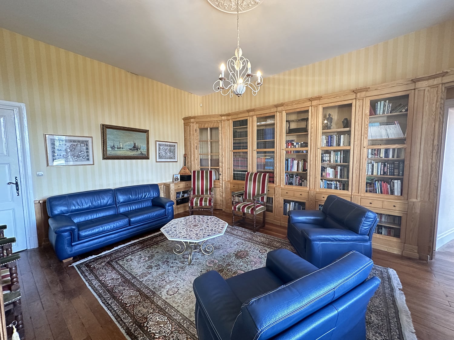 Sitting room | Holiday château in Nouvelle-Aquitaine