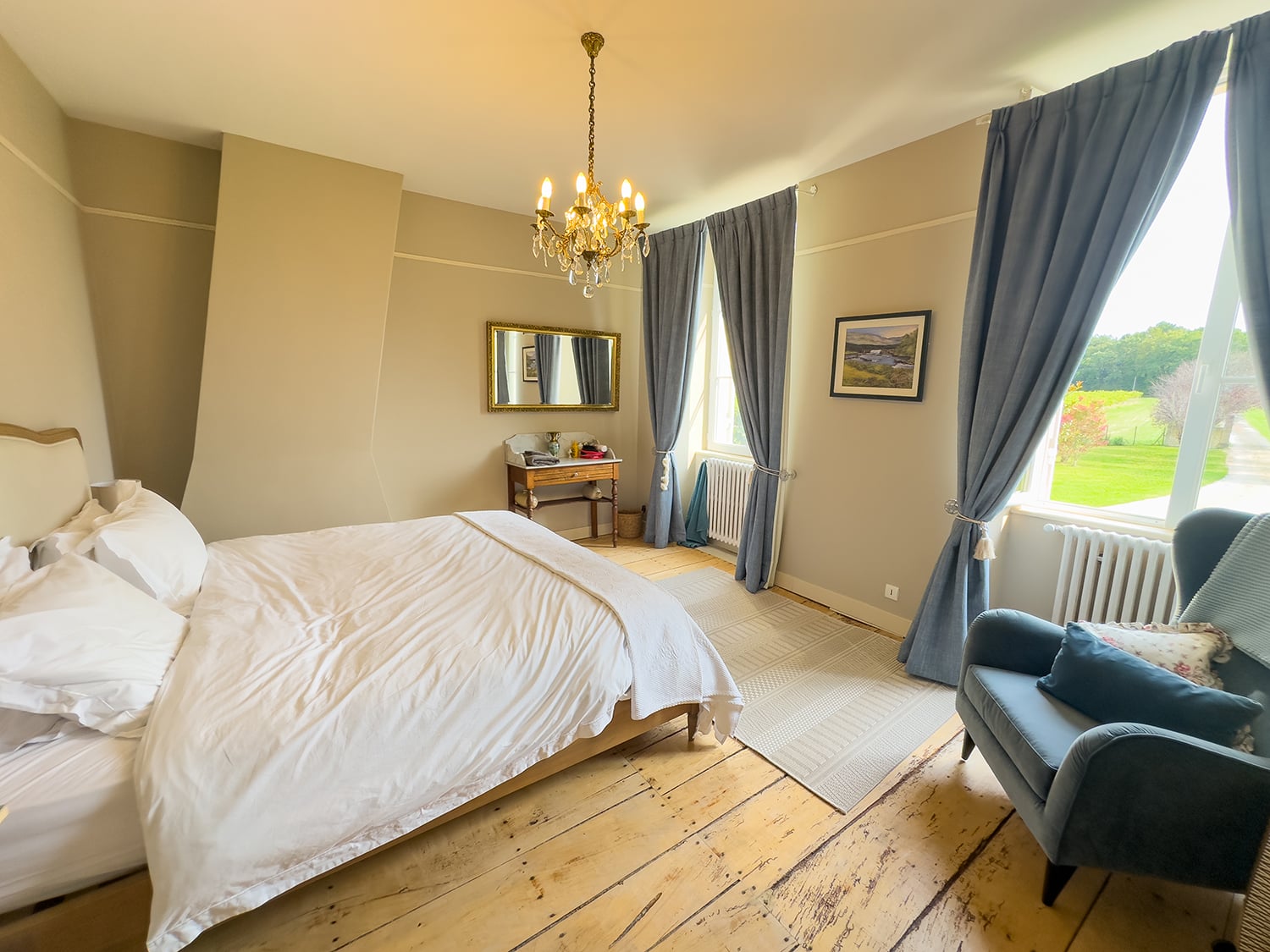 Bedroom | Vacation château in Nouvelle-Aquitaine