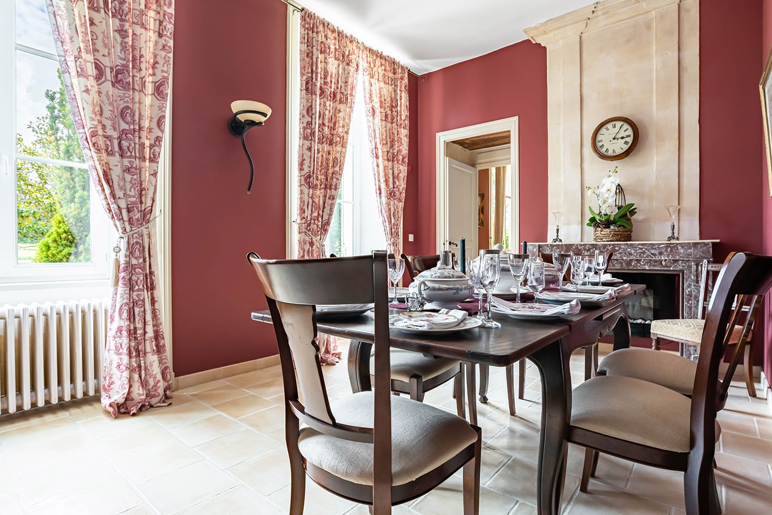 Dining room | Holiday home in Nouvelle-Aquitaine