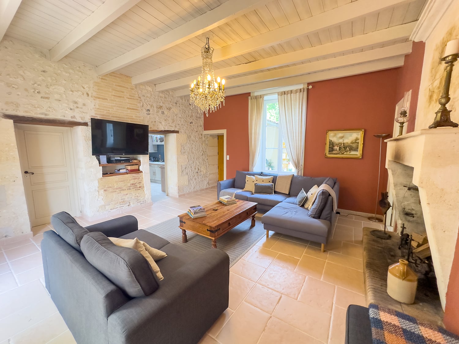 Sitting room | Vacation château in Nouvelle-Aquitaine