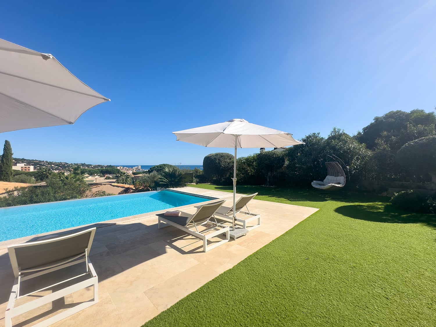 Private heated infinity pool