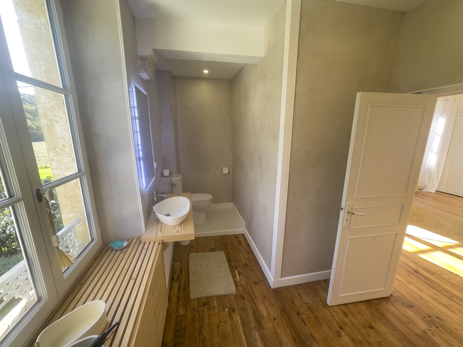 Bathroom | Holiday château in Nouvelle-Aquitaine