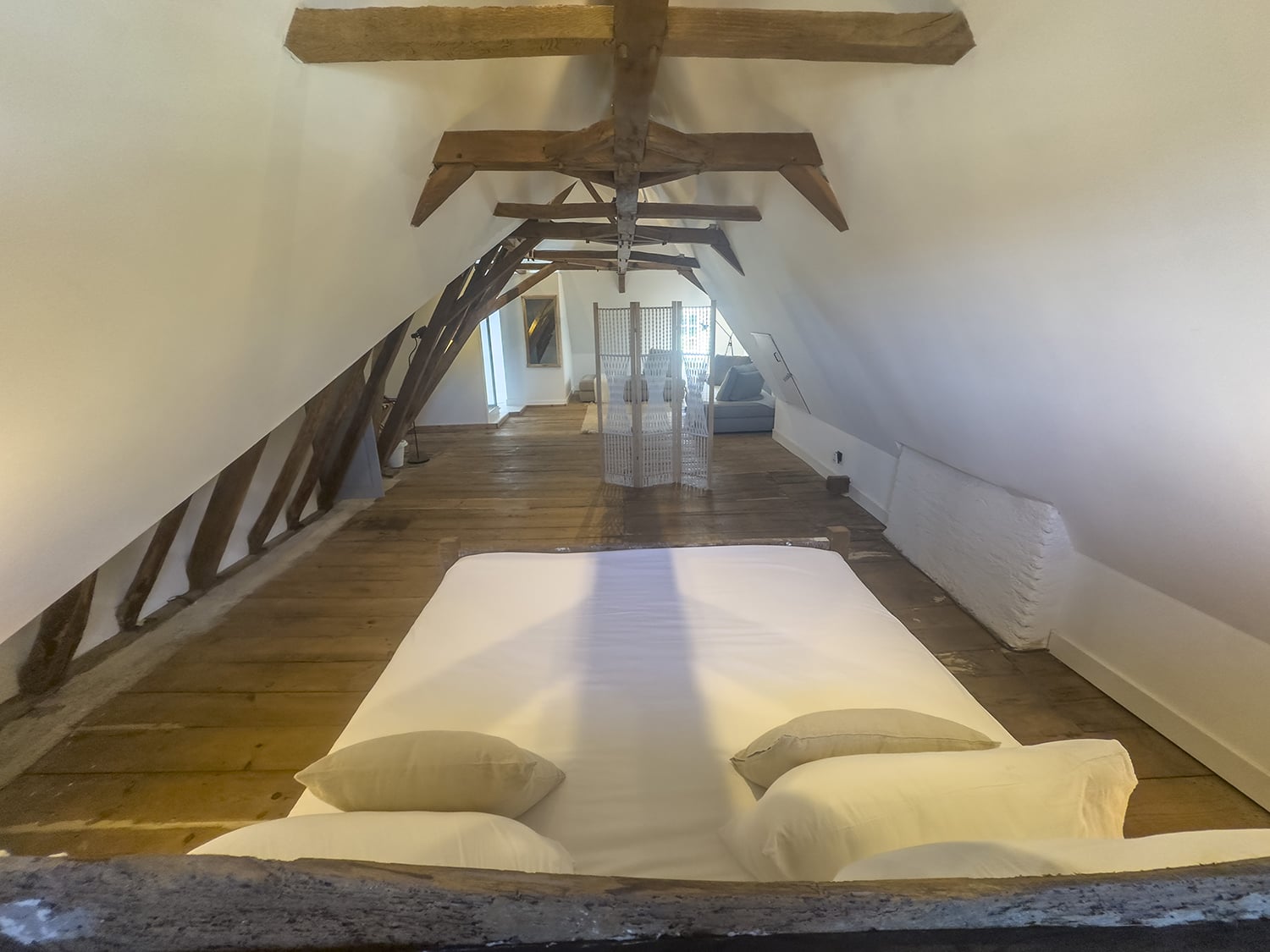 Bedroom | Holiday château in Nouvelle-Aquitaine, France