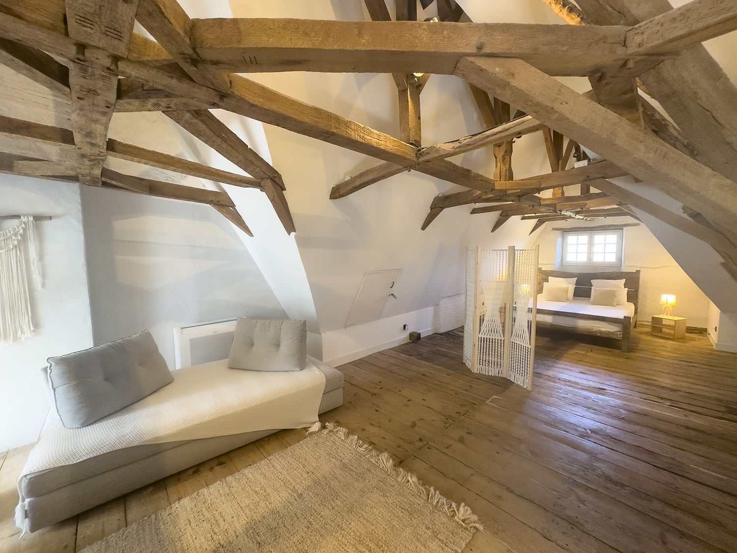 Bedroom | Holiday château in Nouvelle-Aquitaine