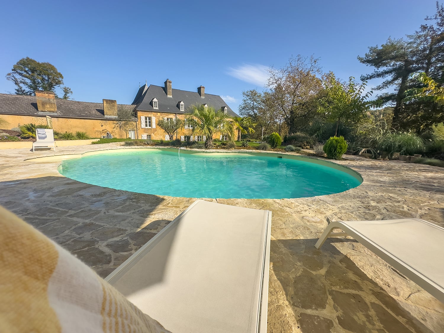 Holiday château with private pool in Nouvelle-Aquitaine, France