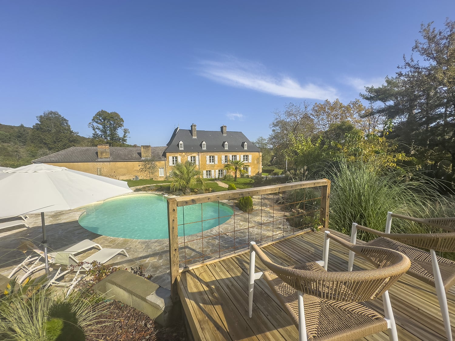 Holiday château with private pool in Nouvelle-Aquitaine, France