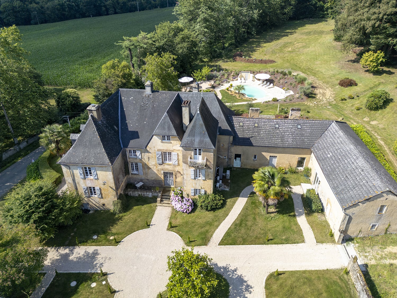 Holiday château with private pool in Nouvelle-Aquitaine, France