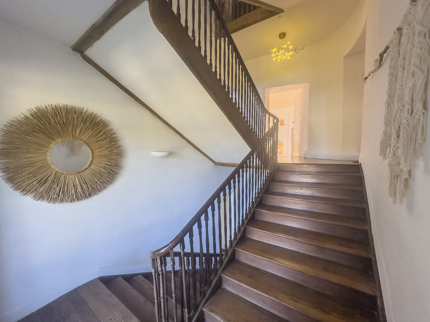 Staircase | Holiday château in Nouvelle-Aquitaine, France