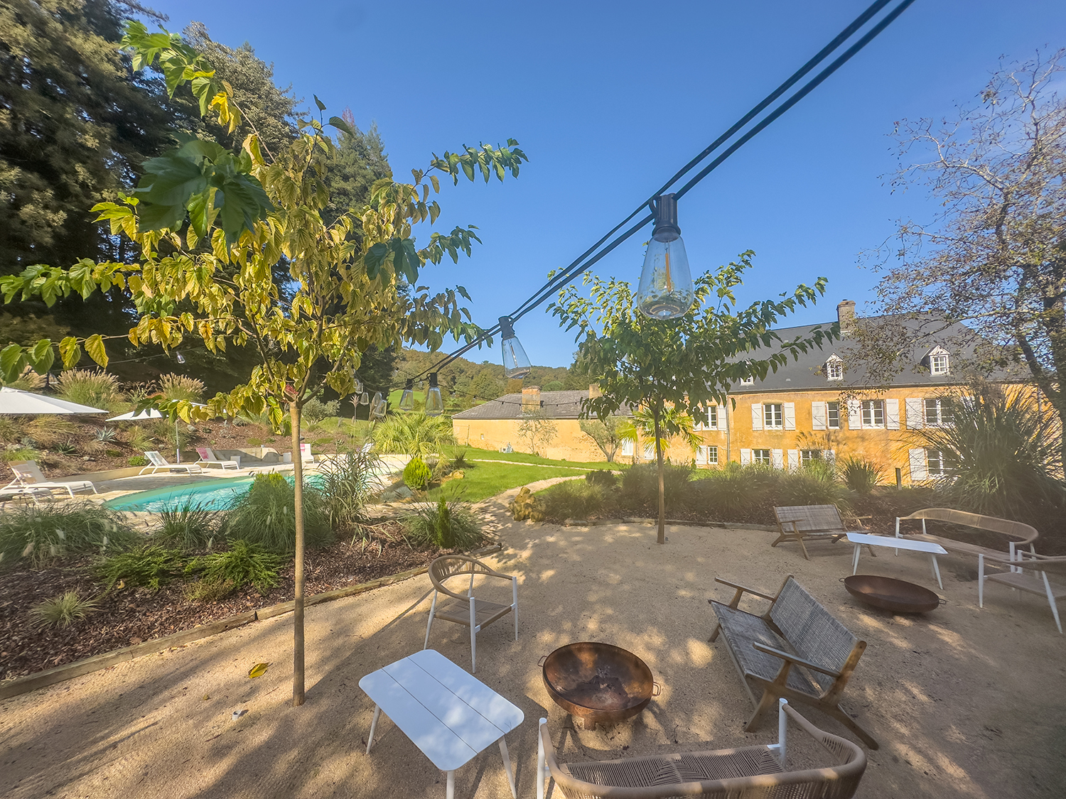 Terrace | Holiday château in Nouvelle-Aquitaine, France