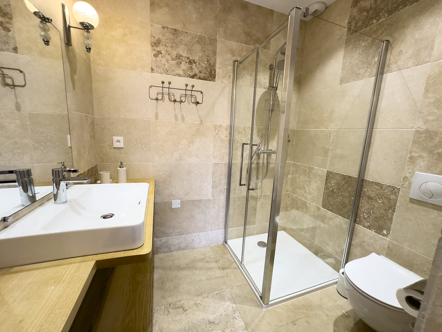 Bathroom | Holiday home with private pool in Tarn