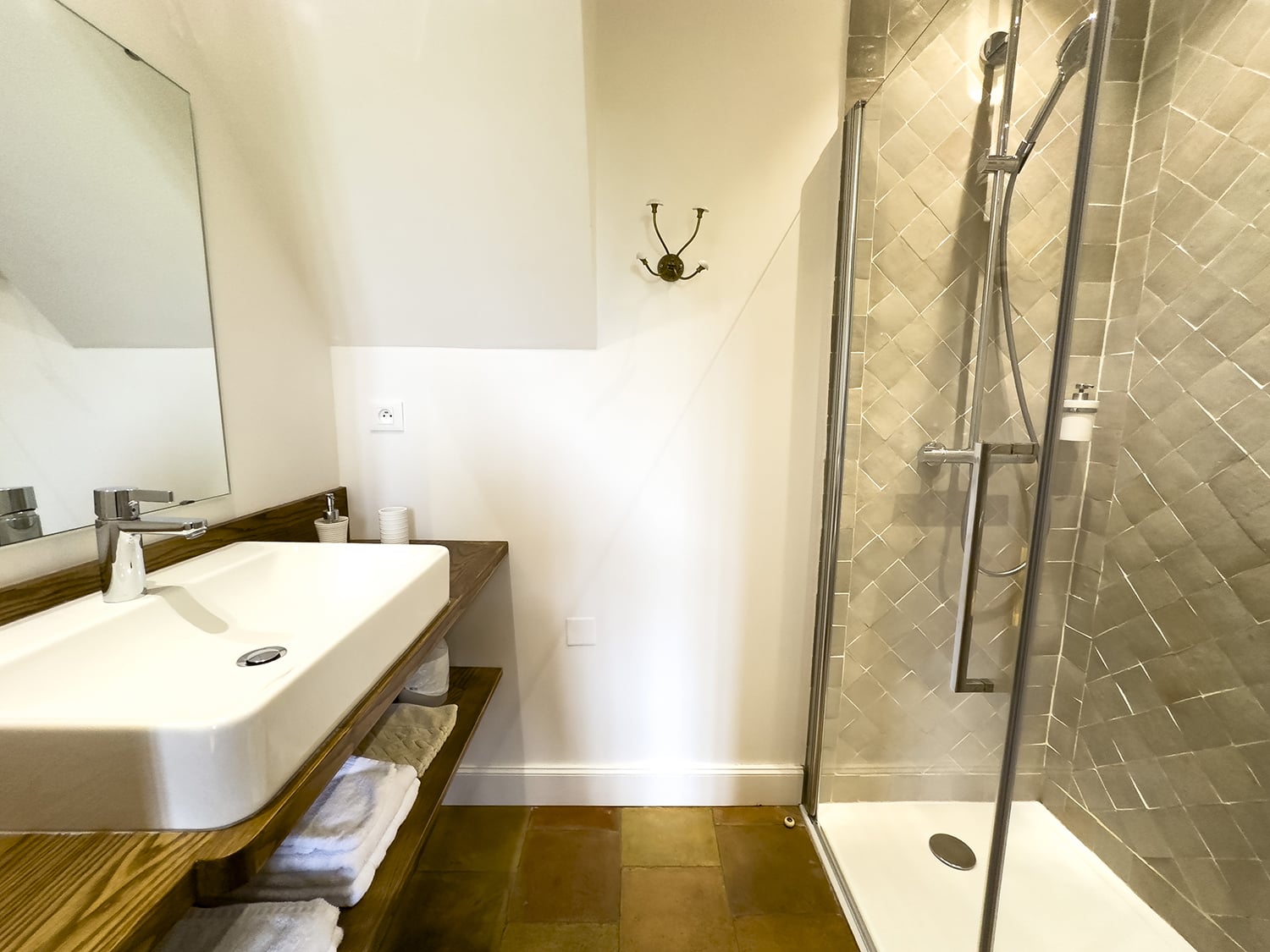 Bathroom | Holiday home with private pool in Tarn