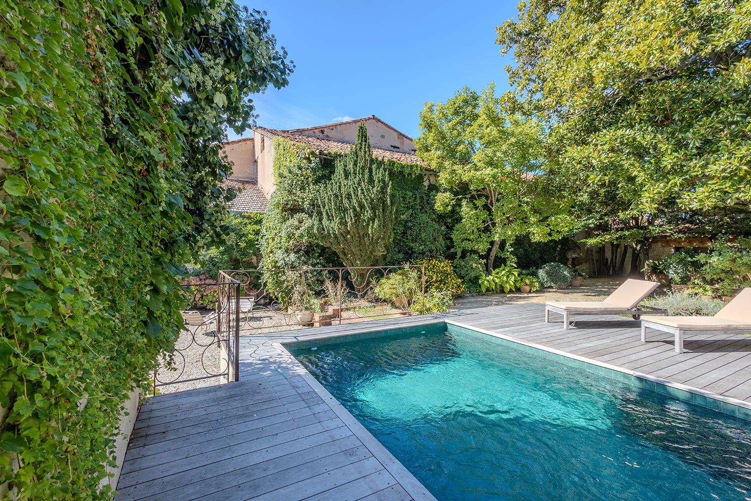 Private pool Private pool