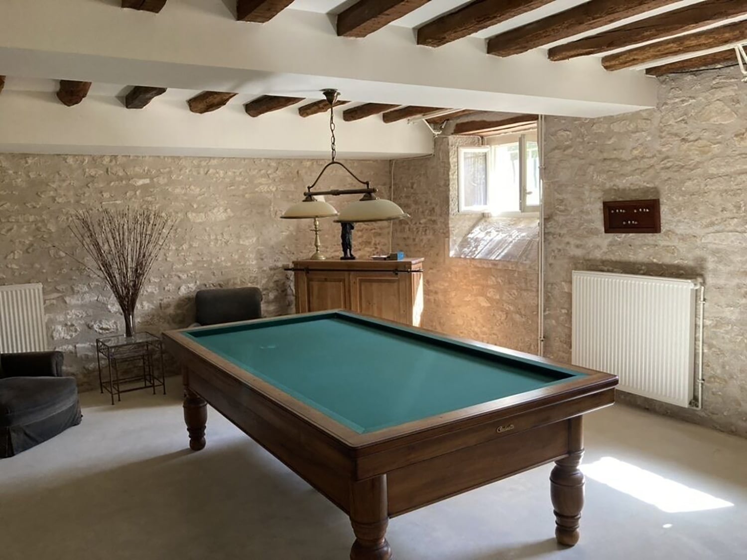 Pool table