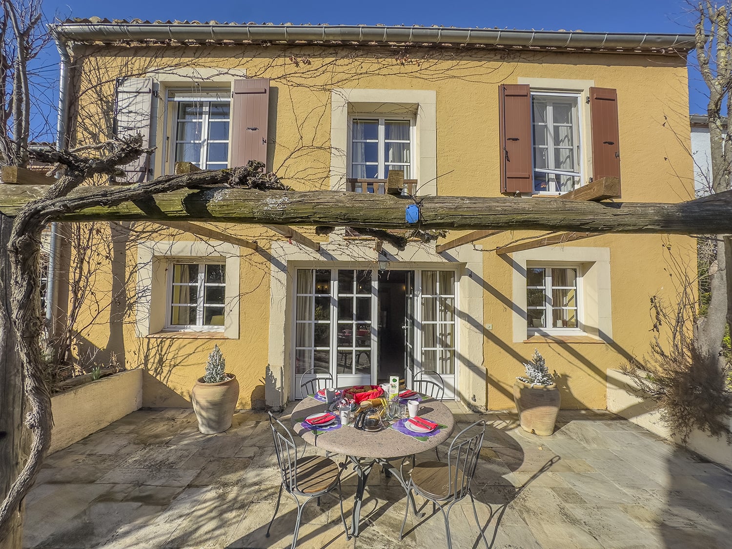 House 3 - Dining terrace