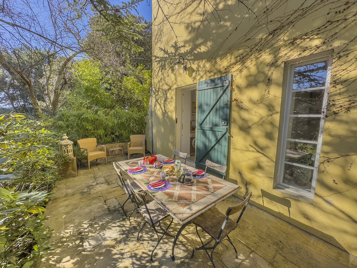 House 4 - Dining terrace