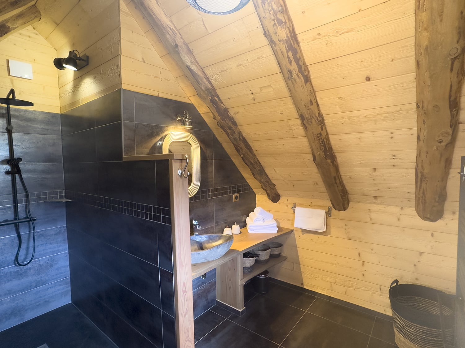 Bathroom | Chalet in Hautes-Pyrénées