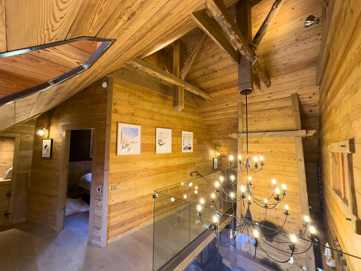 Chandelier | Chalet in Hautes-Pyrénées