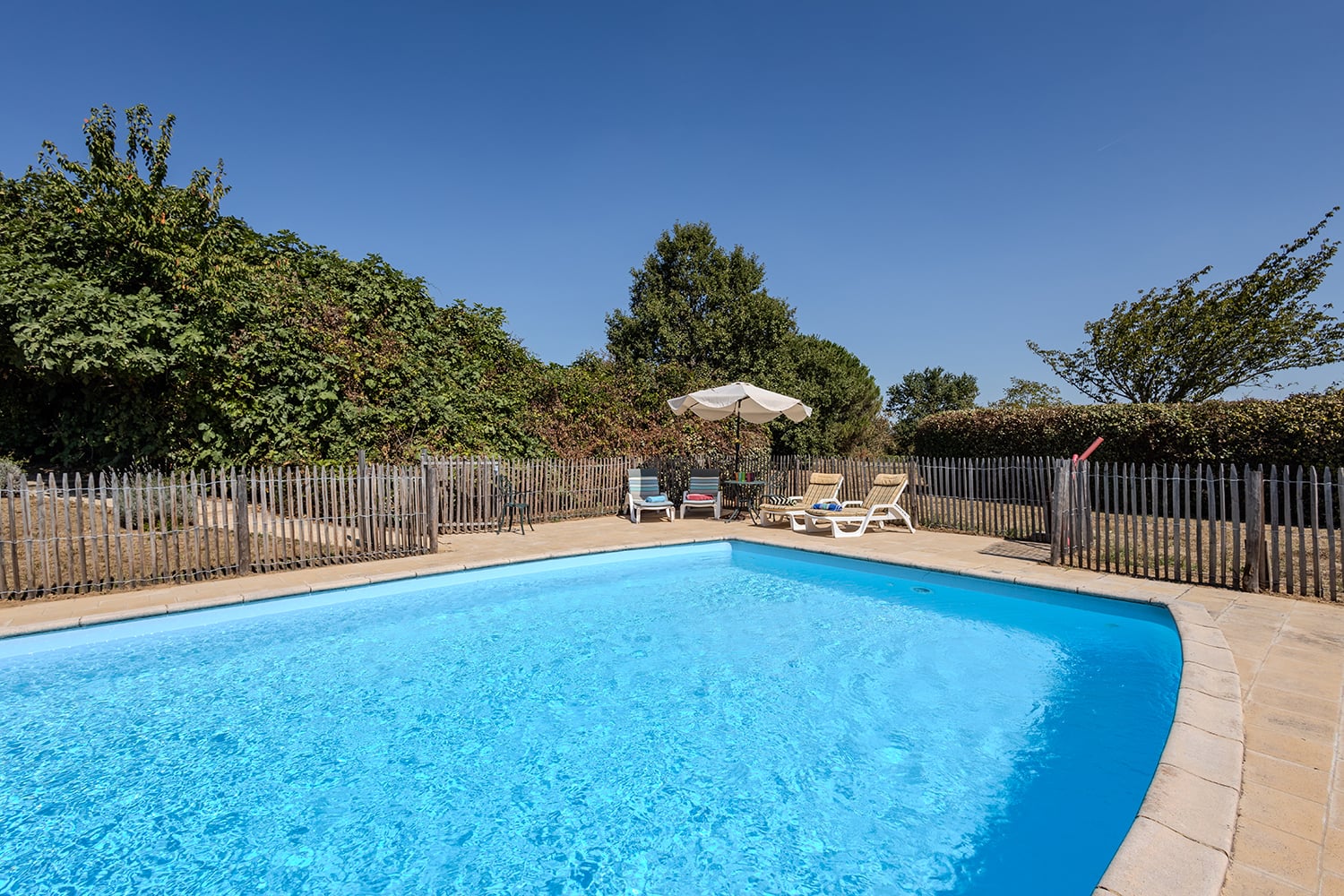 Private pool Private pool