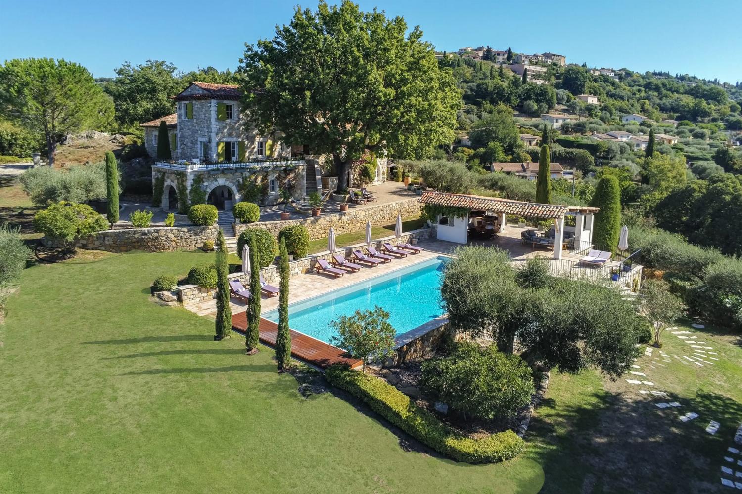 Holiday home in Provence with private heated pool