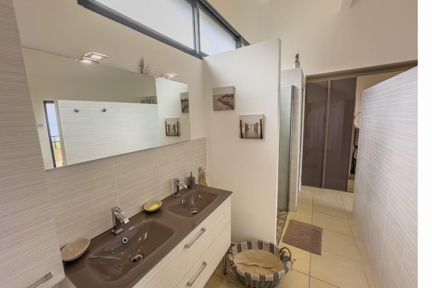 Bathroom | Holiday villa in Collioure