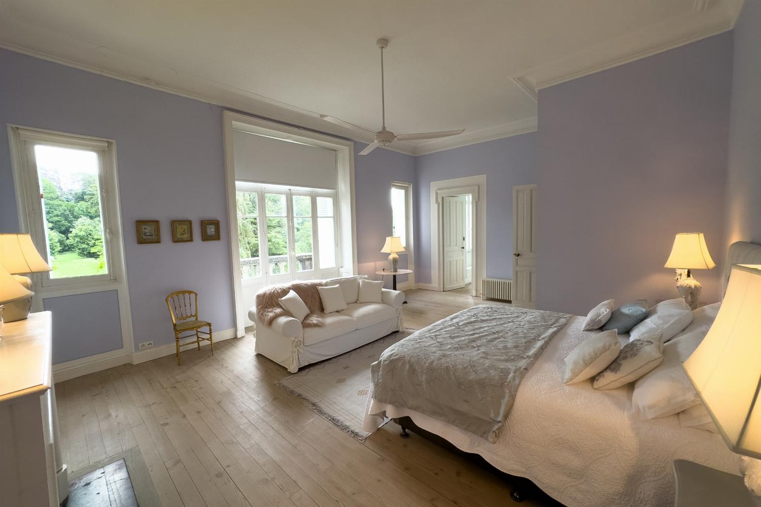 Bedroom | Holiday château in Pyrénées-Atlantiques