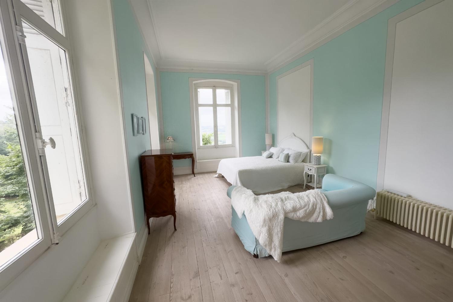 Bedroom | Holiday château in Pyrénées-Atlantiques