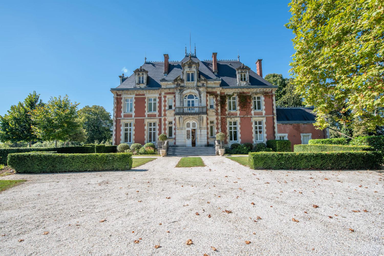 Holiday château in Pyrénées-Atlantiques