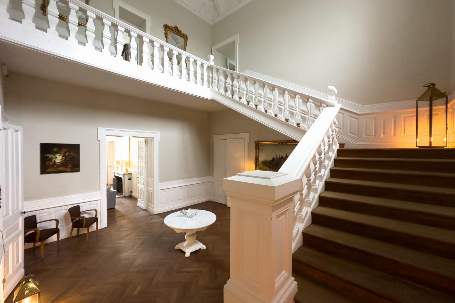 Staircase | Holiday château in Pyrénées-Atlantiques