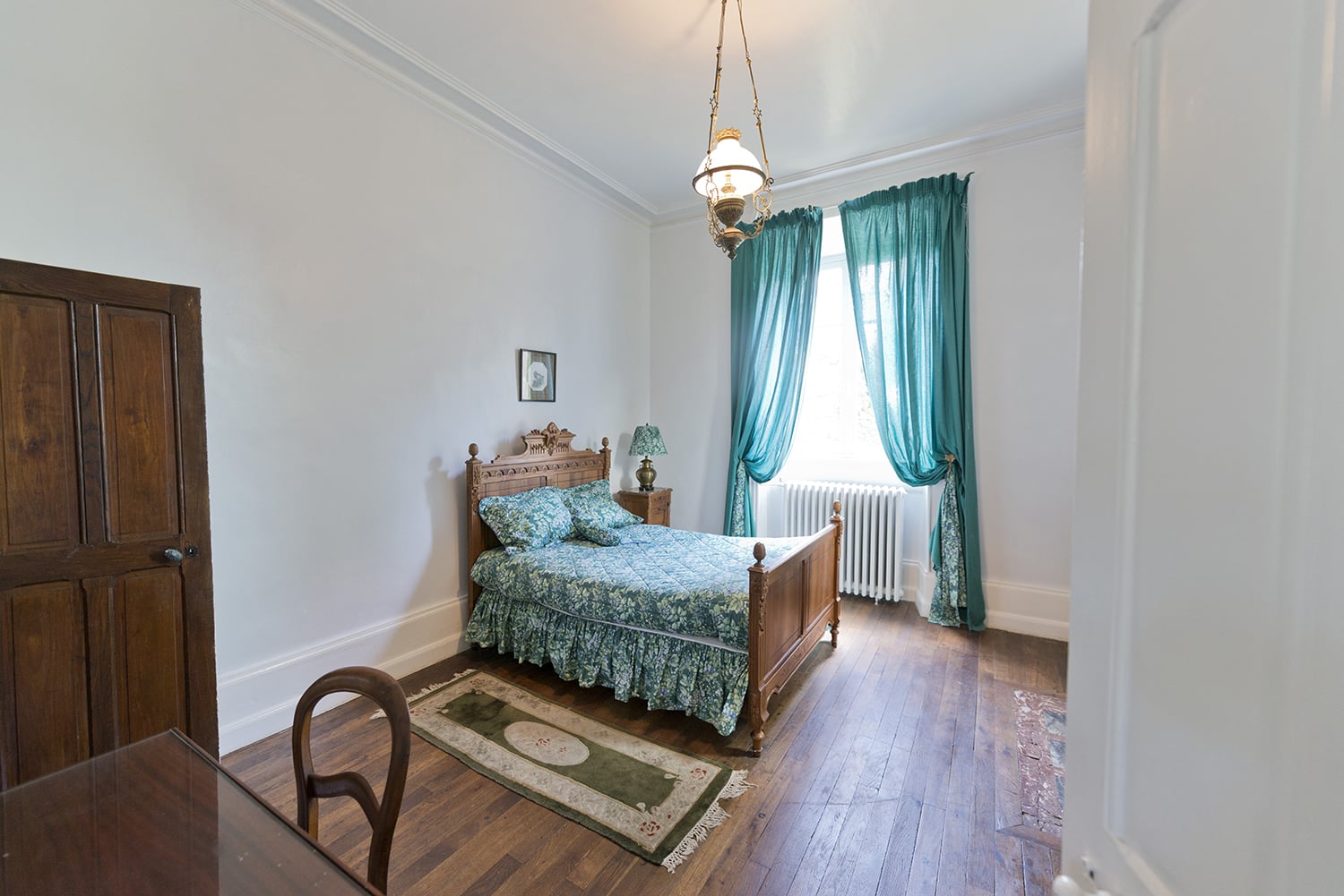 Bedroom | Holiday château in Nouvelle-Aquitaine