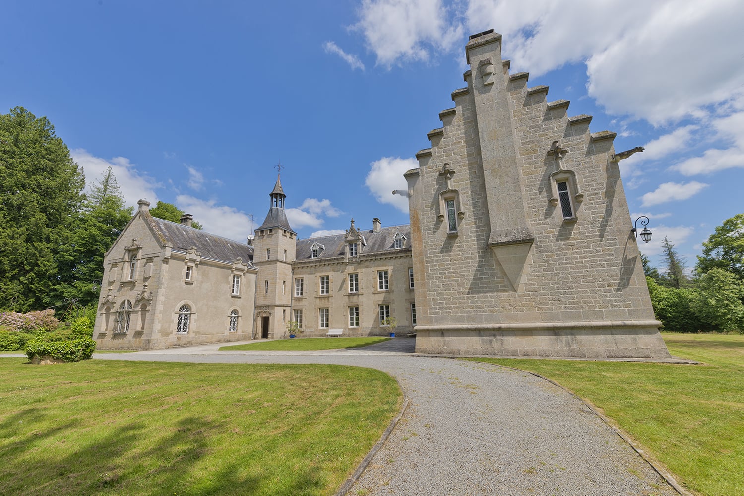 Holiday château in Nouvelle-Aquitaine