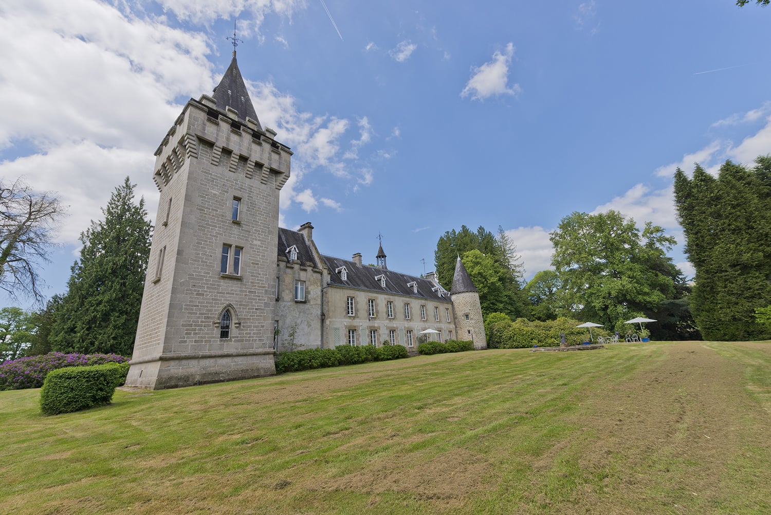 Holiday château in Nouvelle-Aquitaine