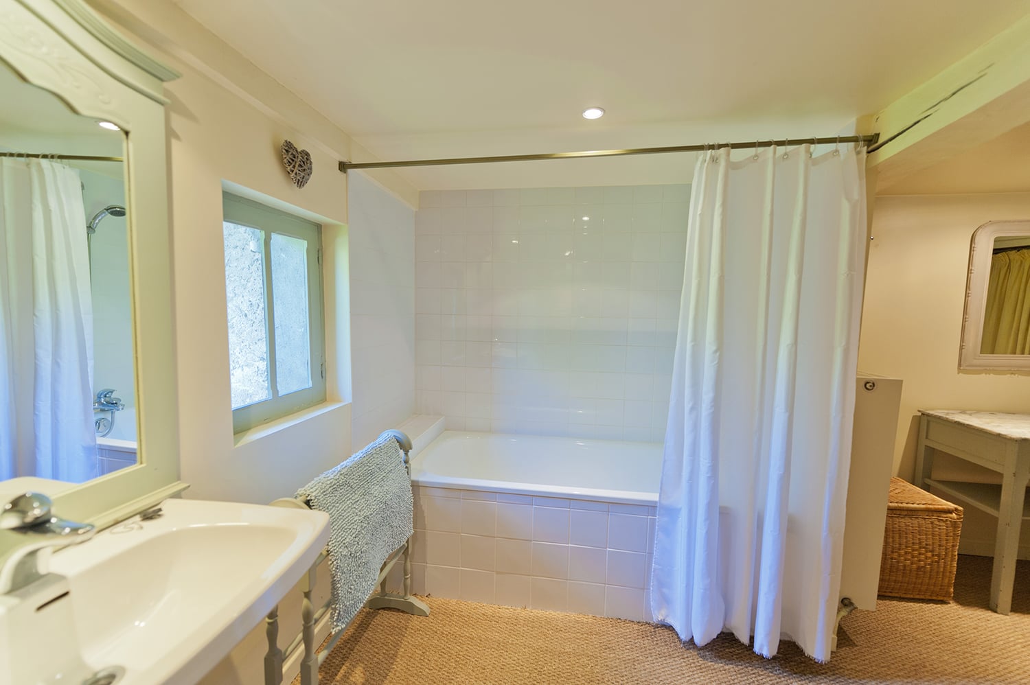 Bathroom | Holiday accommodation in Lisle-sur-Tarn