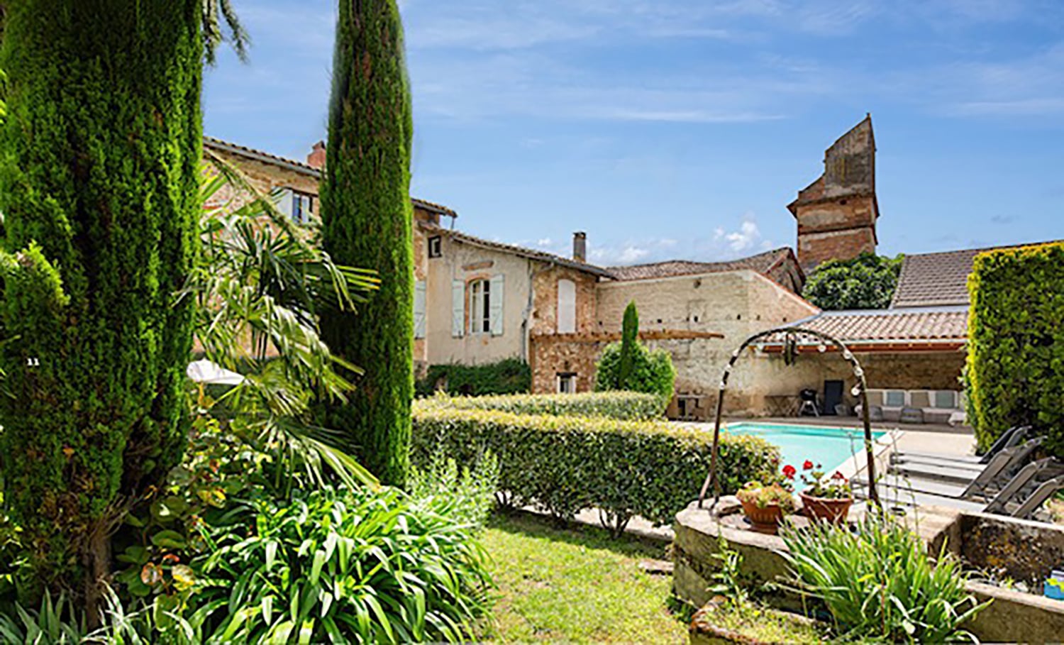 Garden and private pool