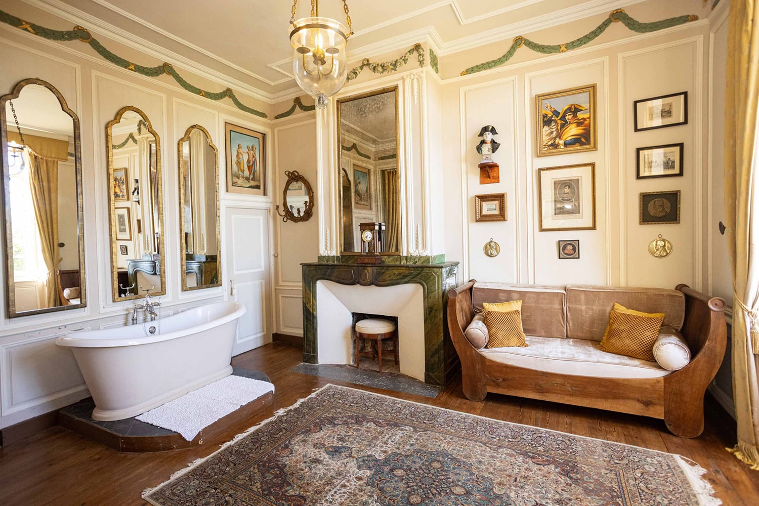 Bathroom | Holiday château in Haute-Garonne