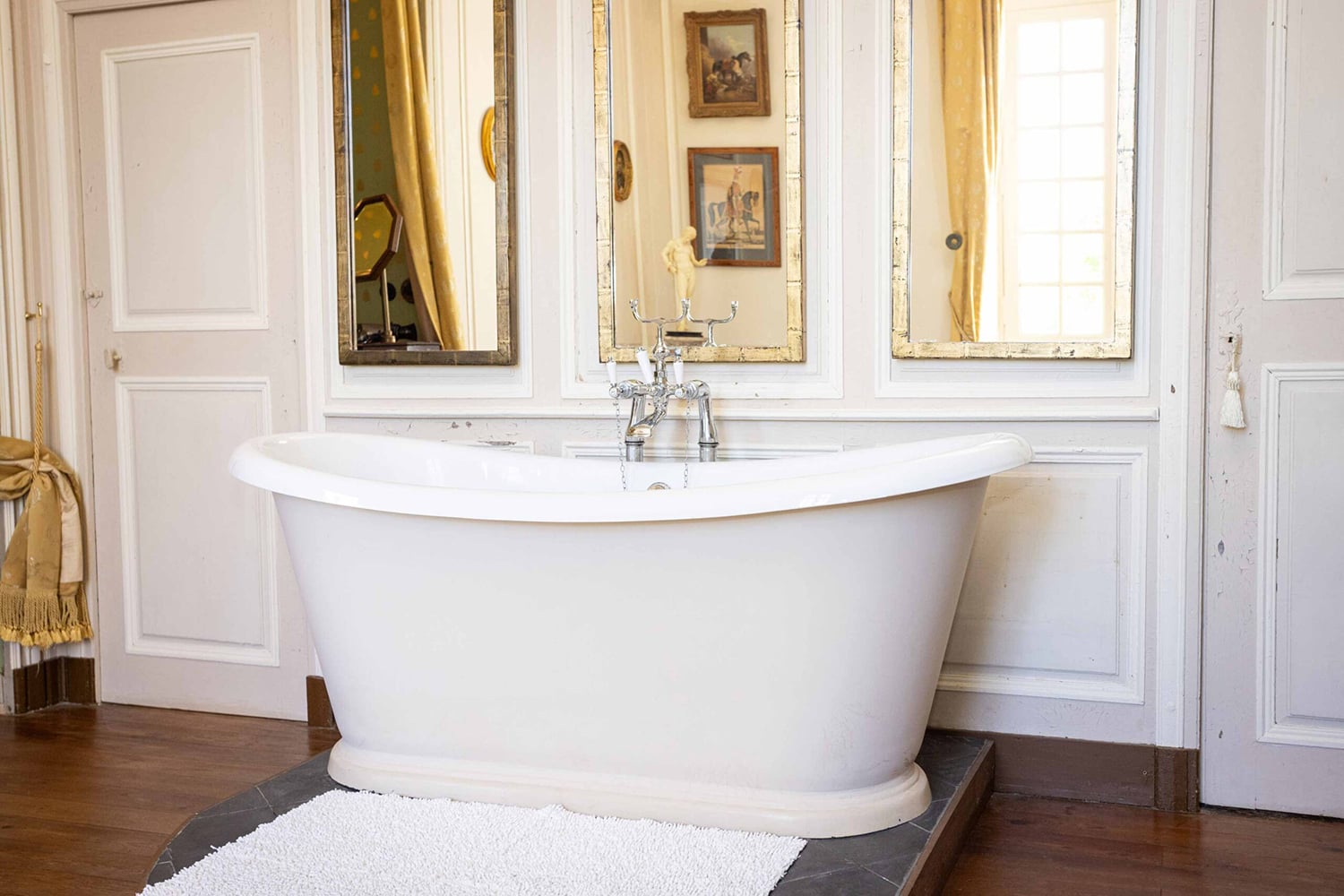 Bathroom | Holiday château in Haute-Garonne